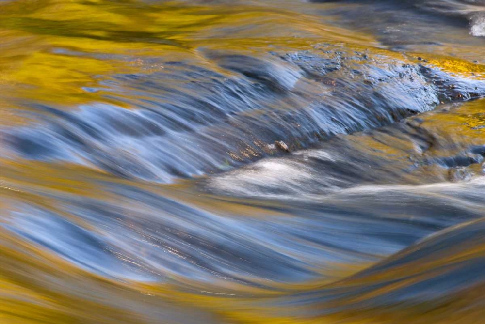 NY, Adirondacks Flowing water on Raquette Lake